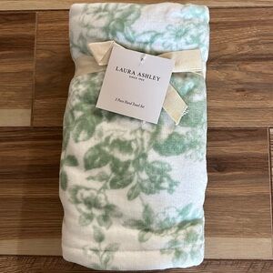 NWT Laura Ashley Hand Towels Set of Two